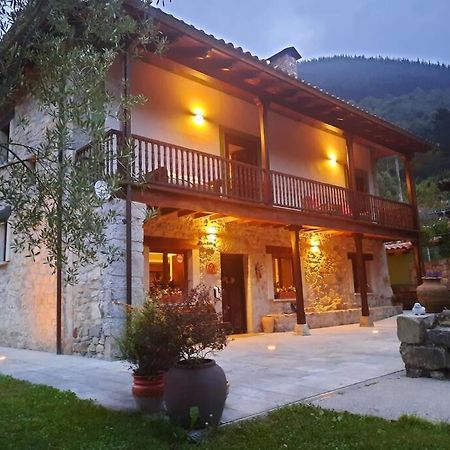 El Papu Colorau Villa Cangas de Onís Exterior photo